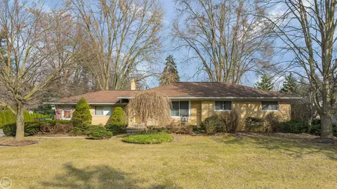 49970 White Ml, Shelby Township, MI 48317