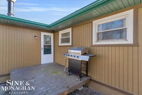 Exterior - 422 Edgewater, Algonac, MI 48001 photo 4 of 4