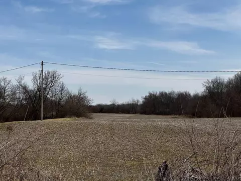 12000 N Adrian, Clinton, MI 49236