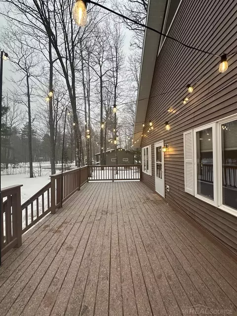 69 Feather Rdg, Marquette, MI 49855