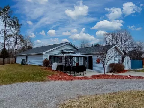 904 W Deer, Gladwin, MI 48624