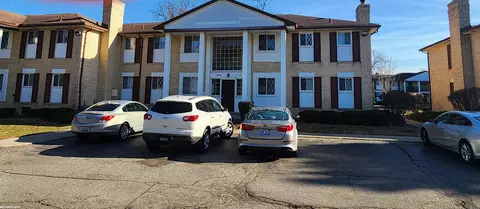 29320 Gloede UNIT 118 DOOR B-2, Warren, MI 48088