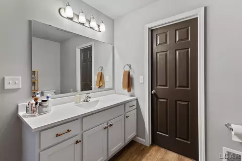 Bath - 3202 Sutton, Adrian, MI 49221 photo 1 of 3