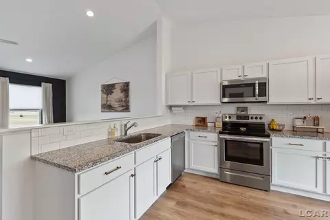 Kitchen - 3202 Sutton, Adrian, MI 49221 photo 3 of 5