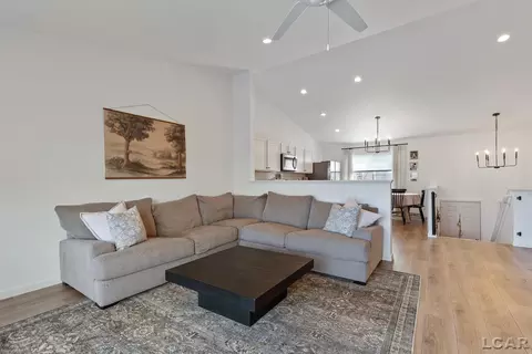 Living - 3202 Sutton, Adrian, MI 49221 photo 3 of 5