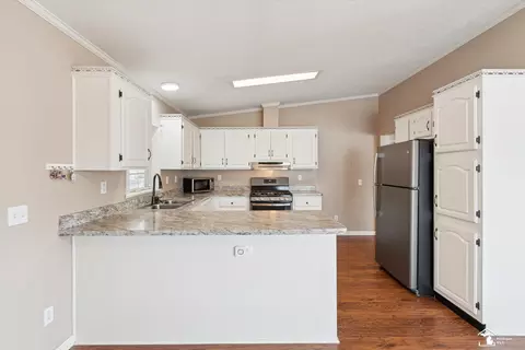 Kitchen - 3388 Windemere, Monroe, MI 48162 photo 1 of 5