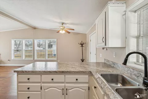 Kitchen - 3388 Windemere, Monroe, MI 48162 photo 5 of 5