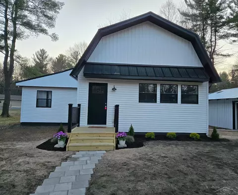 1983 N Hope, Midland, MI 48642