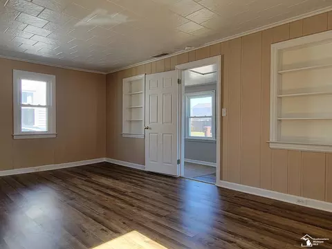 Living - 3224 Glendale, Monroe, MI 48162 photo 1 of 4