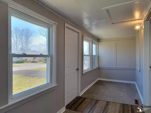 Entry Way - 3224 Glendale, Monroe, MI 48162 photo 2 of 2