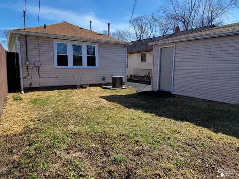 Exterior - 3224 Glendale, Monroe, MI 48162 photo 4 of 5