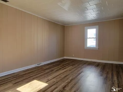 Living - 3224 Glendale, Monroe, MI 48162 photo 3 of 4