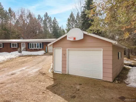 2012 E Pierce, Wakefield, MI 49968 photo 4