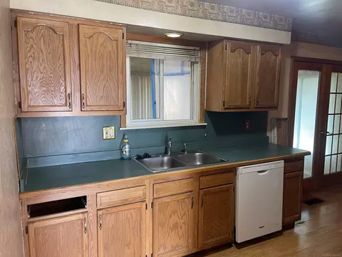 28046 Leroy, Romulus, MI 48174 photo 2