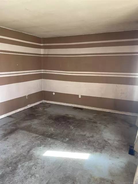 28046 Leroy, Romulus, MI 48174 photo 6