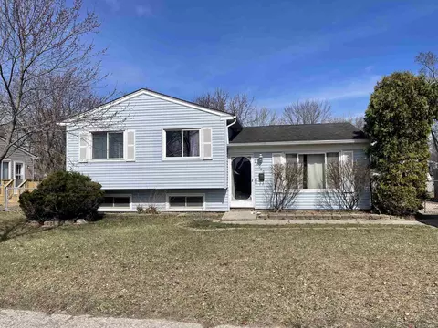 28046 Leroy, Romulus, MI 48174