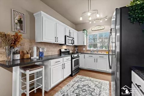 Kitchen - 16630 Jessica, Romulus, MI 48174 photo 2 of 3
