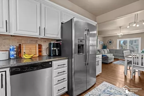 Kitchen - 16630 Jessica, Romulus, MI 48174 photo 3 of 3