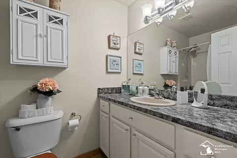 Bath - 16630 Jessica, Romulus, MI 48174 photo 5 of 6