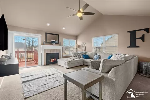 Living - 16630 Jessica, Romulus, MI 48174 photo 3 of 3