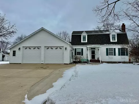 409 Elm, Gladstone, MI 49837