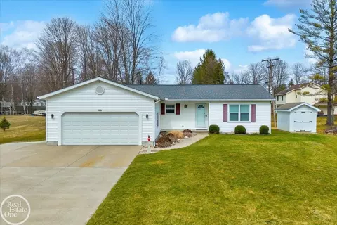 6030 S Birch Hl, Smiths Creek, MI 48074
