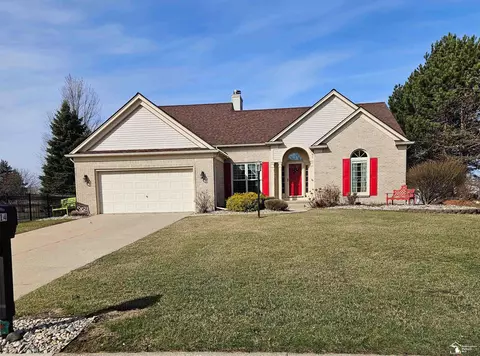 814 Carrington, Monroe, MI 48161