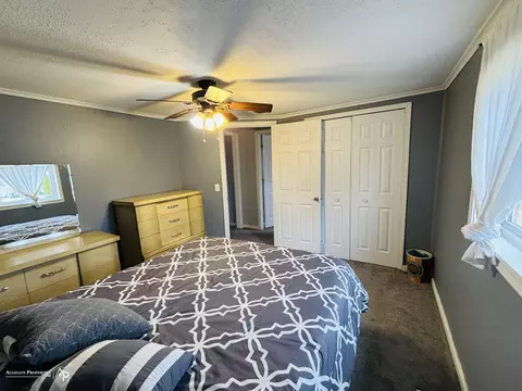 Bedroom - 12142 Davison, Davison, MI 48423 photo 1 of 5