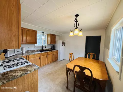 Kitchen - 12142 Davison, Davison, MI 48423 photo 1 of 2