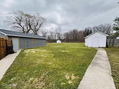 Exterior - 12142 Davison, Davison, MI 48423 photo 3 of 4