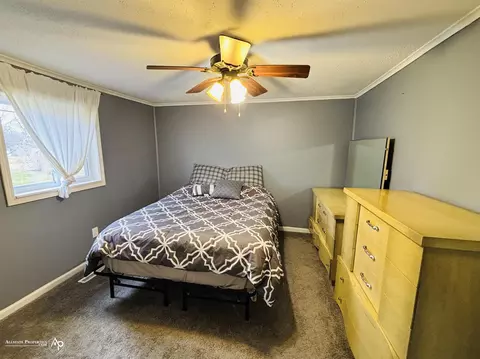 Bedroom - 12142 Davison, Davison, MI 48423 photo 2 of 5