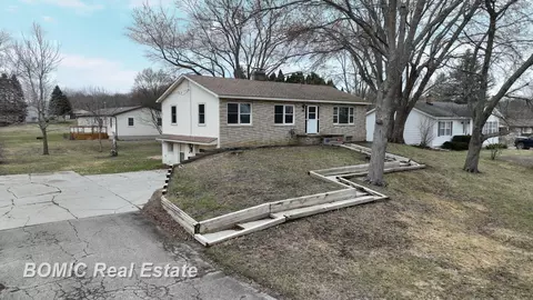 241 W Turner, Mayville, MI 48744