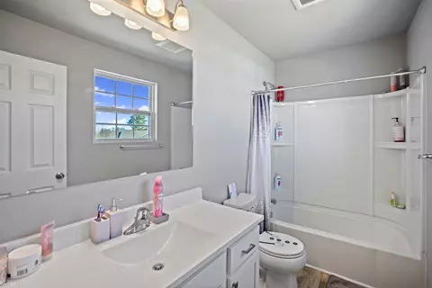 Bath - 3157 Coventry, Flushing, MI 48433 photo 2 of 5