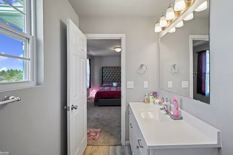 Bath - 3157 Coventry, Flushing, MI 48433 photo 3 of 5