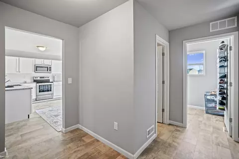 Entry Way - 3157 Coventry, Flushing, MI 48433 photo 1 of 3