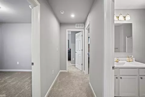 Entry Way - 3157 Coventry, Flushing, MI 48433 photo 3 of 3