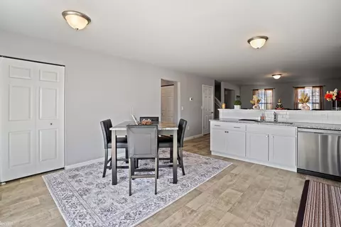 Dining - 3157 Coventry, Flushing, MI 48433 photo 1 of 1