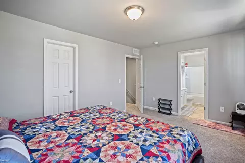 Bedroom - 3157 Coventry, Flushing, MI 48433 photo 3 of 8
