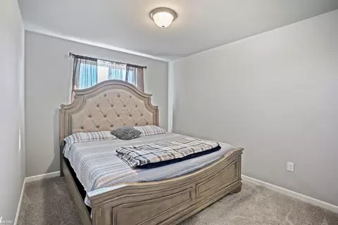 Bedroom - 3157 Coventry, Flushing, MI 48433 photo 7 of 8