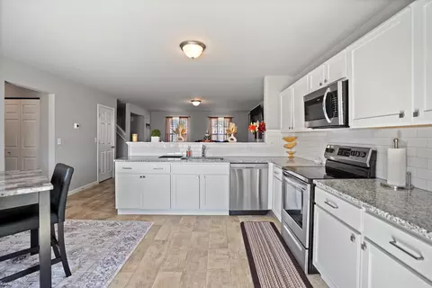 Kitchen - 3157 Coventry, Flushing, MI 48433 photo 2 of 2