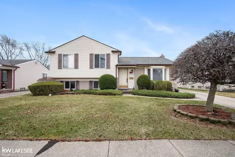 11900 Canterbury, Sterling Heights, MI 48312