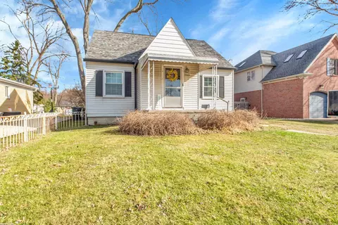 22605 Violet, Saint Clair Shores, MI 48082