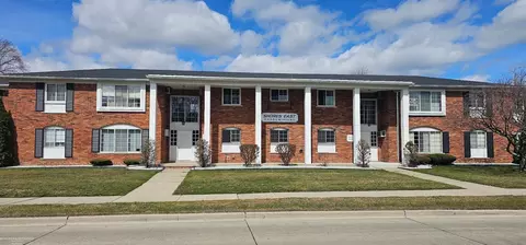 22031 E 11 Mile UNIT 16, Saint Clair Shores, MI 48081
