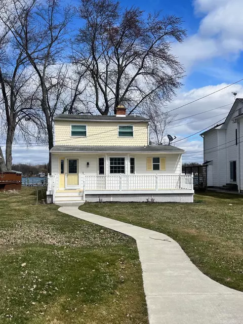1368 N Channel, Harsens Island, MI 48028