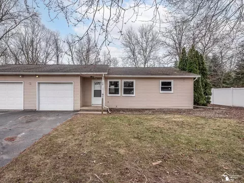 292 N Division #2B, Petersburg, MI 49270