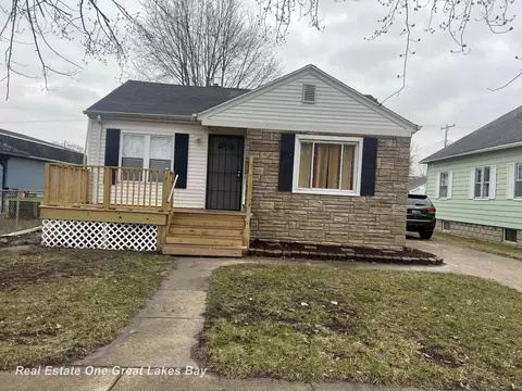 2210 S Niagara, Saginaw, MI 48602