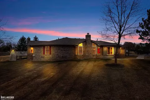 59207 Conifer #212, Washington, MI 48094