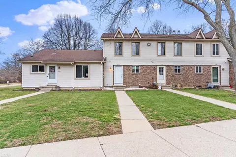 2061 La Mer, Haslett, MI 48840