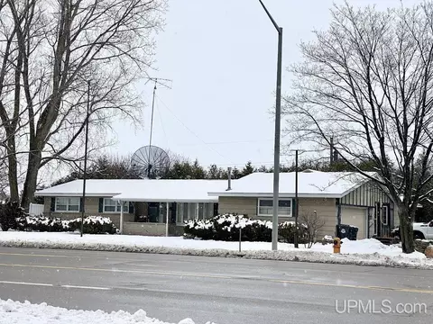 615 S Lincoln, Escanaba, MI 49829