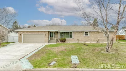 510 S 29th, Escanaba, MI 49829